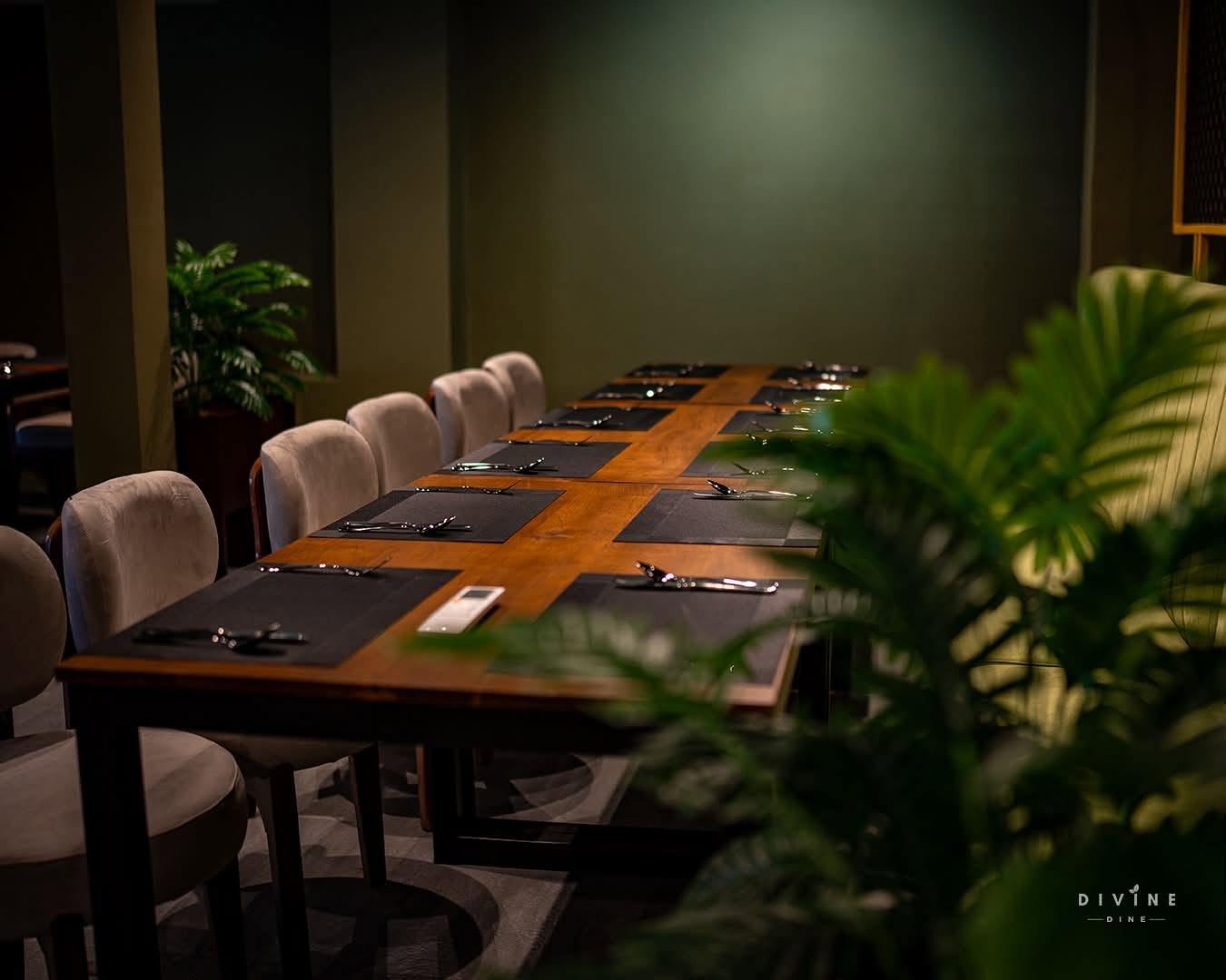 Divine Dine ambience